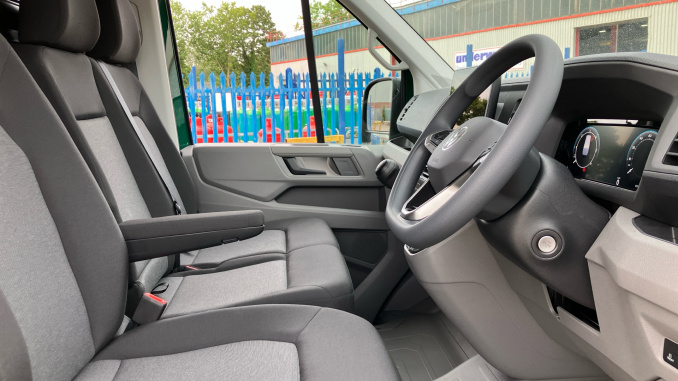 Volkswagen Crafter Cr35 Mwb Diesel Fwd 2.0 TDI 140PS Commerce Plus High Roof Van - Image 15
